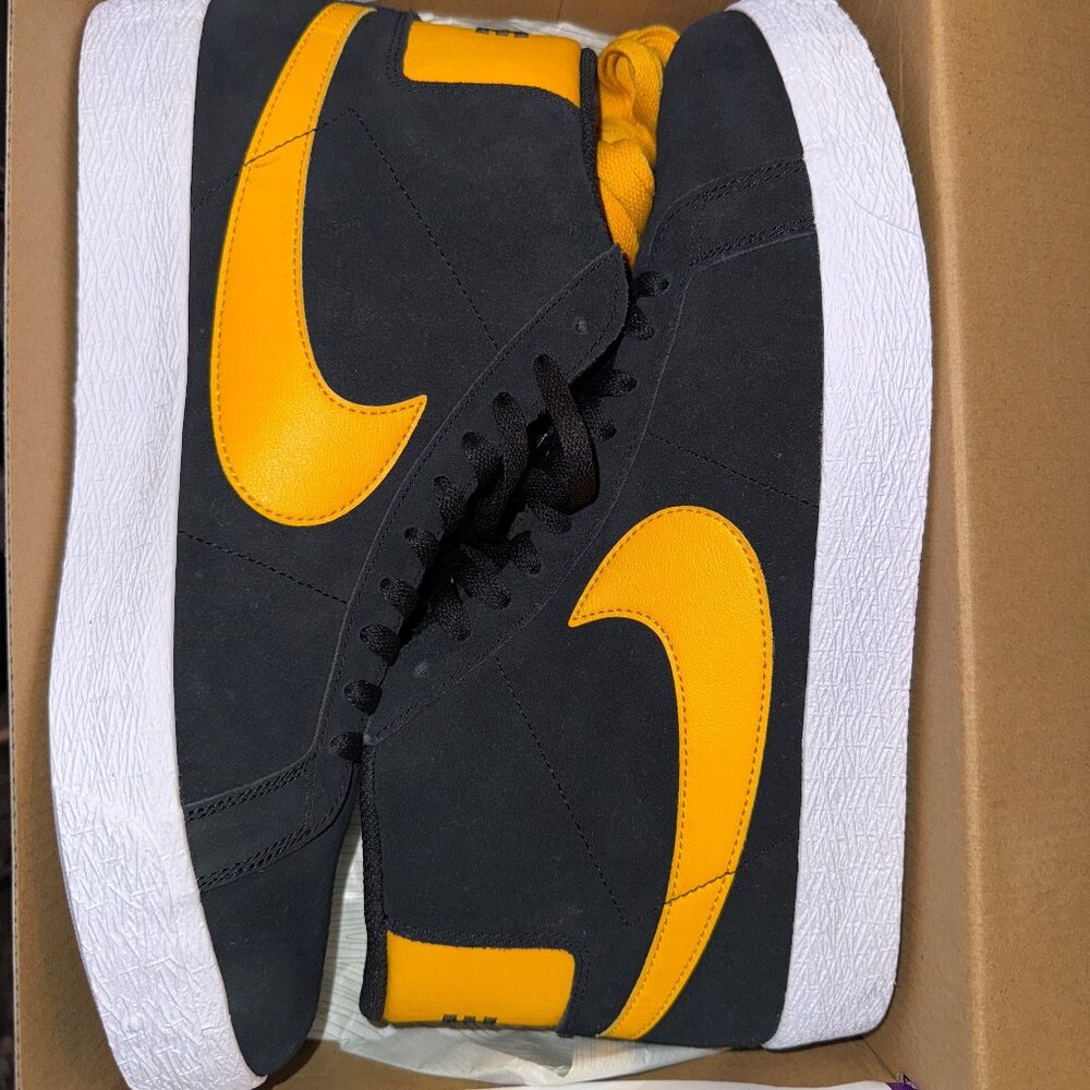 Nike SB Zoom Blazer Mid